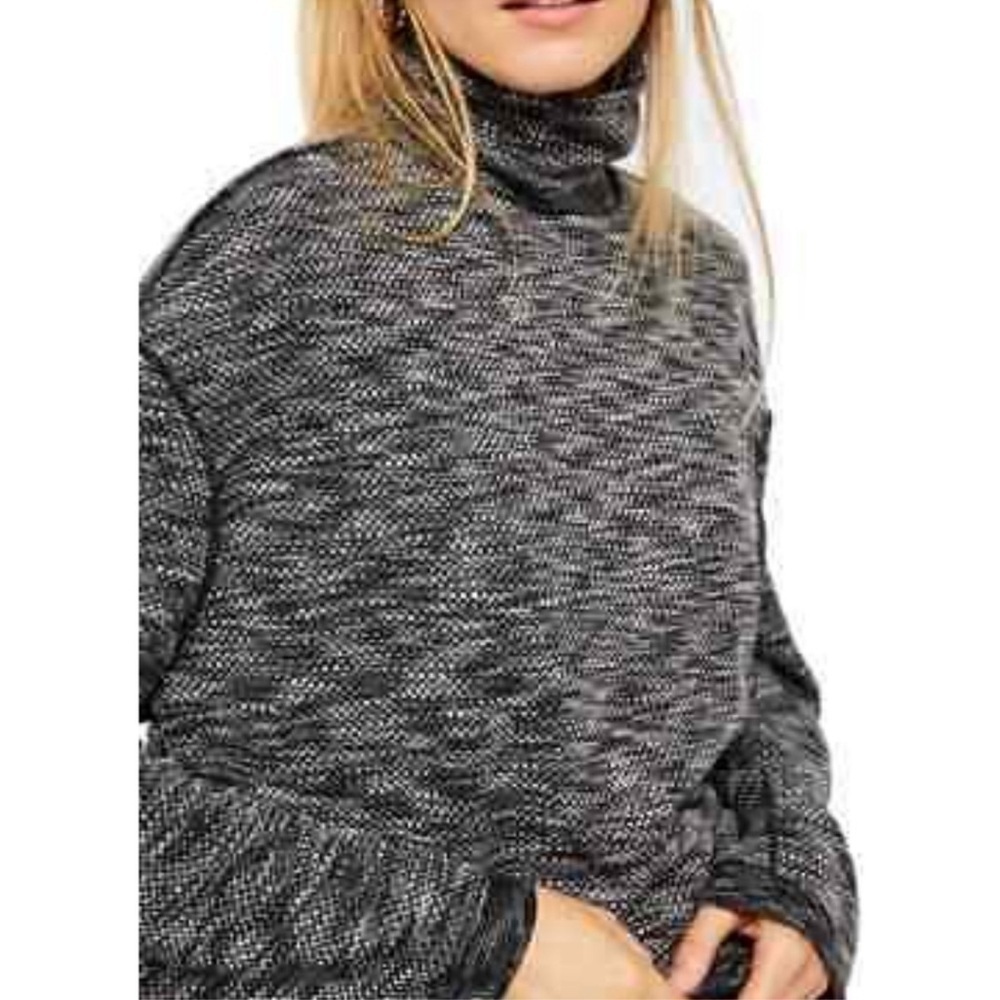 We the Free || Free People Sunny Days Oversized mockneck Top size small grey